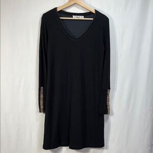 🧮 Able Black soft knit  Dress Long Sleeve V-Neck ribbon detail: